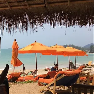 nautilus-right-on-the-beach.koh-lantahotels.net/